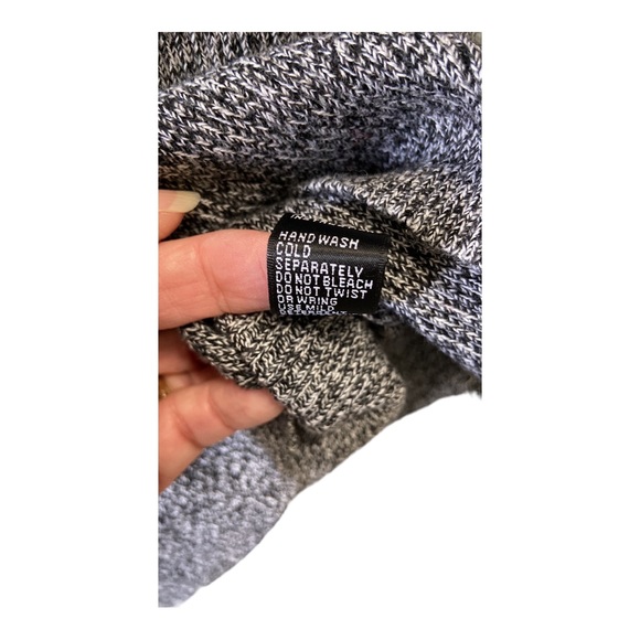 Pierri NewYork Women’s Gray Black Pullover Turtleneck Sweater Size Small - Picture 6 of 8